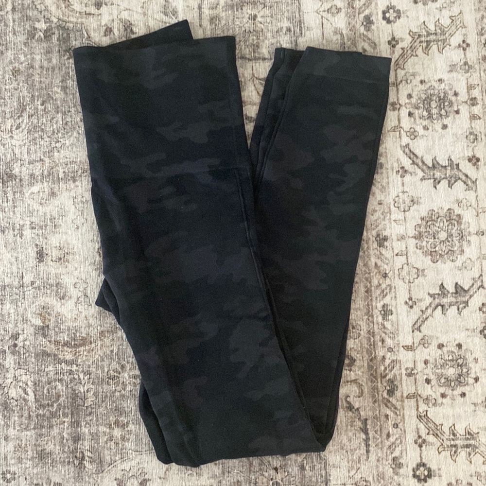 Spanx Look At Me Now Camo Leggings